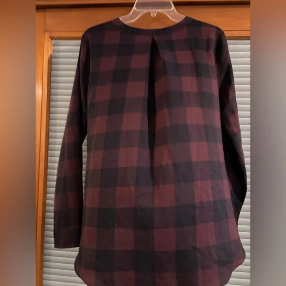 SOLD - Ann Taylor Blouse Draped Faux Wrap Long Sleeve Snap Close Maroon/Blue - Picture 2 of 4